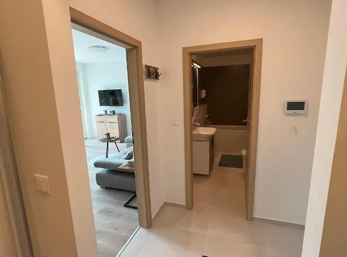 Mistral Helka Apartament *